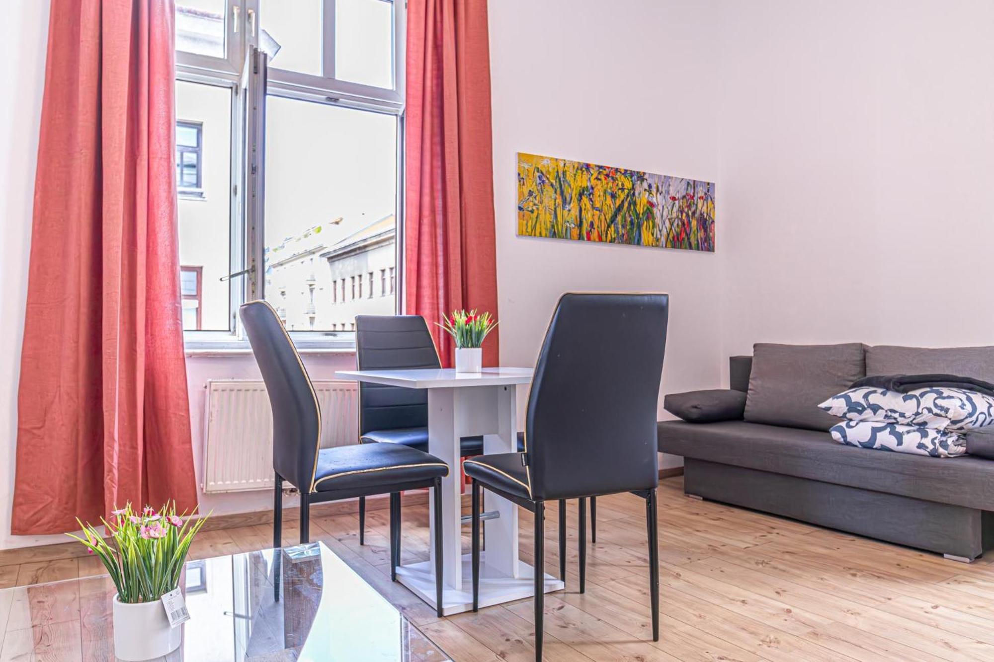 6 Min To Amusement Park - Economy Rooms In Shared Apartment Wien Exterior foto
