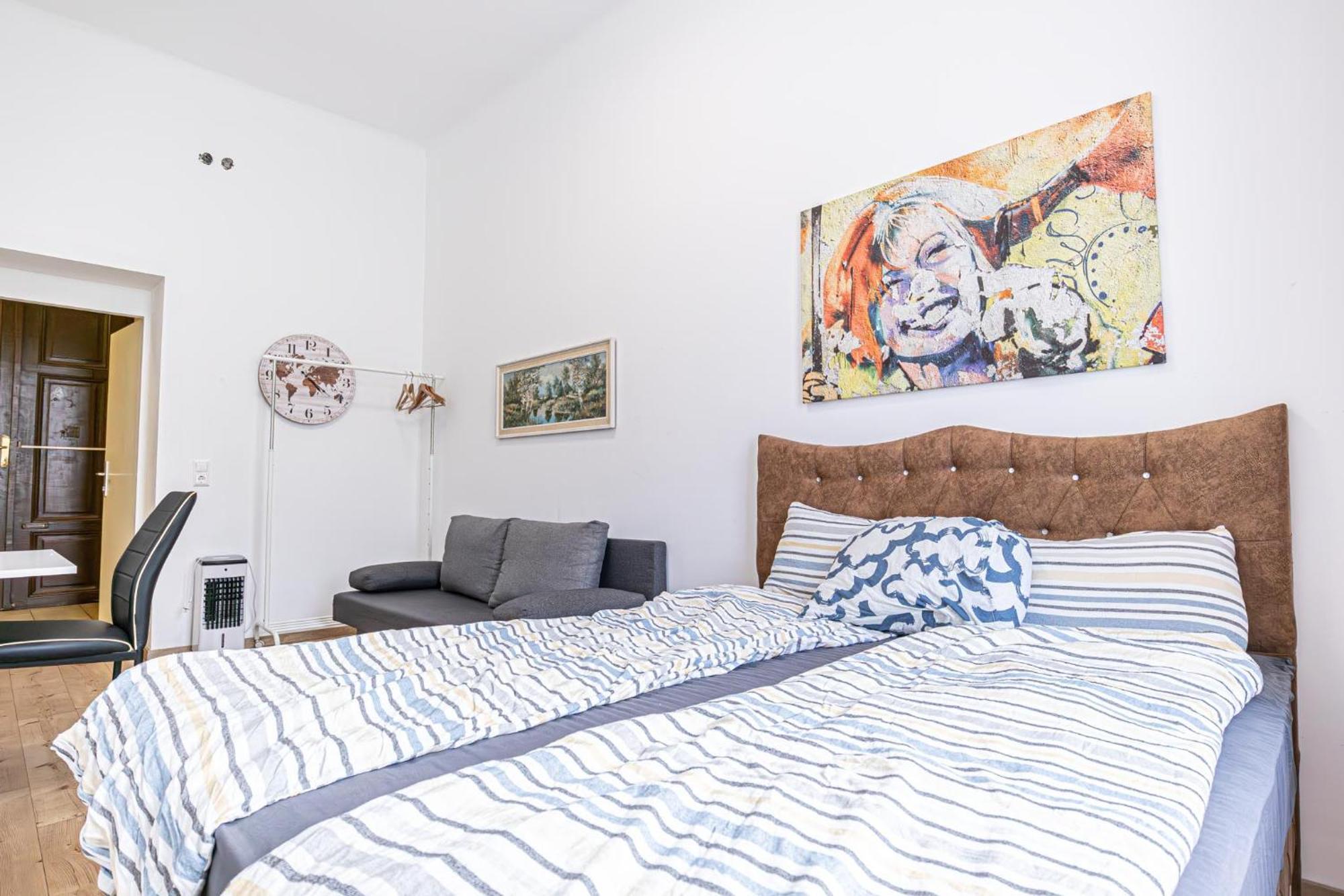 6 Min To Amusement Park - Economy Rooms In Shared Apartment Wien Exterior foto