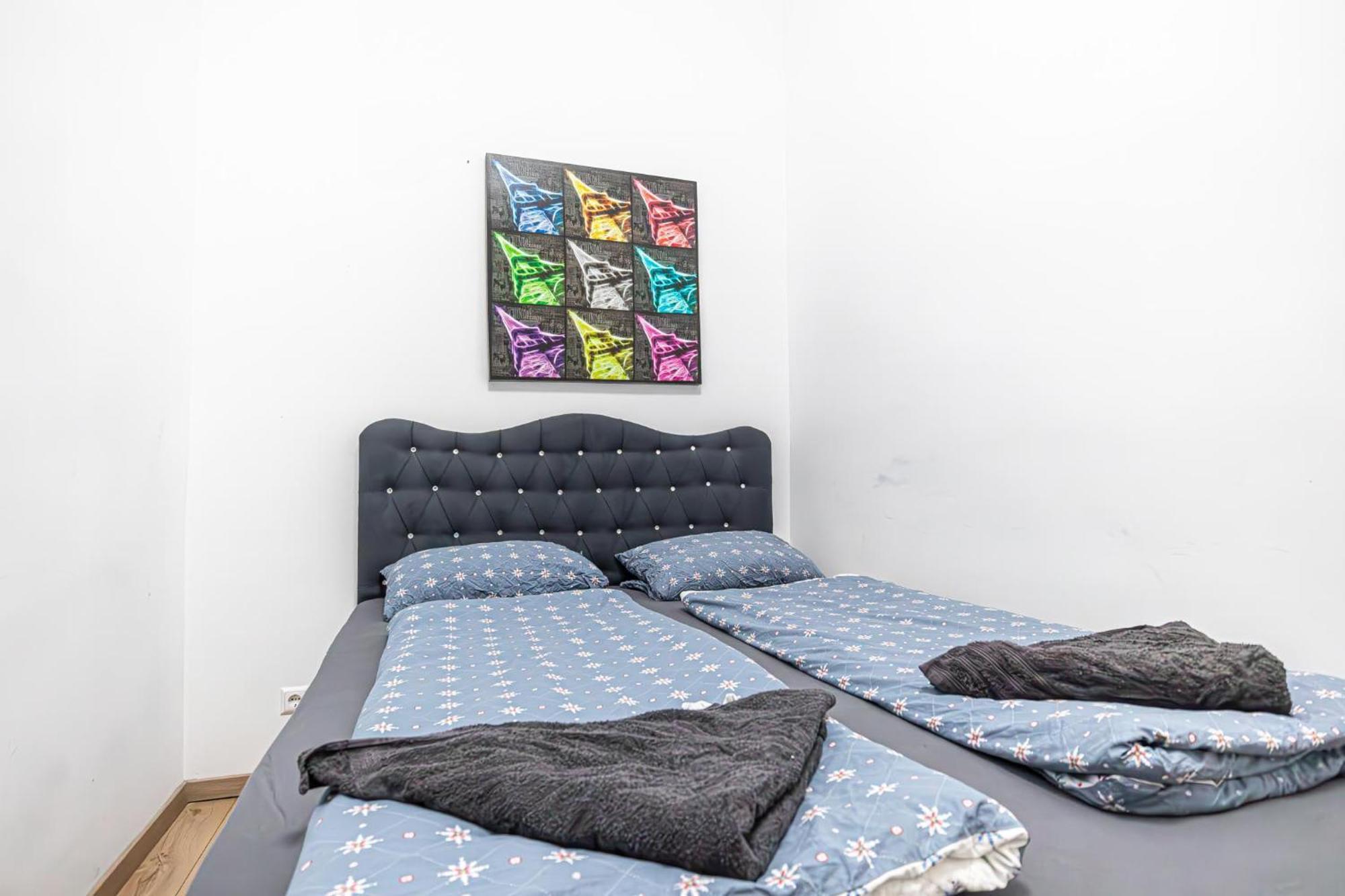 6 Min To Amusement Park - Economy Rooms In Shared Apartment Wien Exterior foto