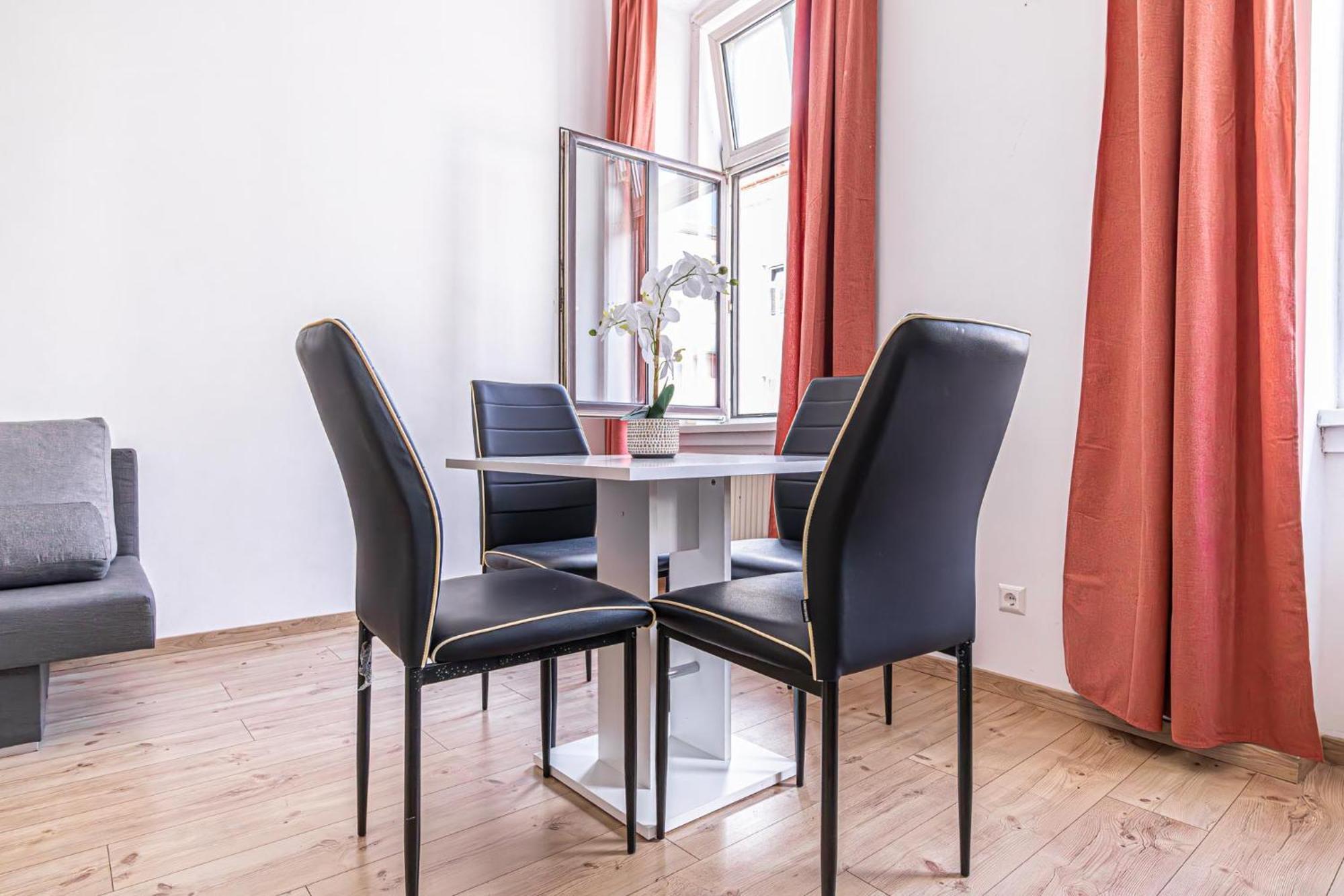 6 Min To Amusement Park - Economy Rooms In Shared Apartment Wien Exterior foto