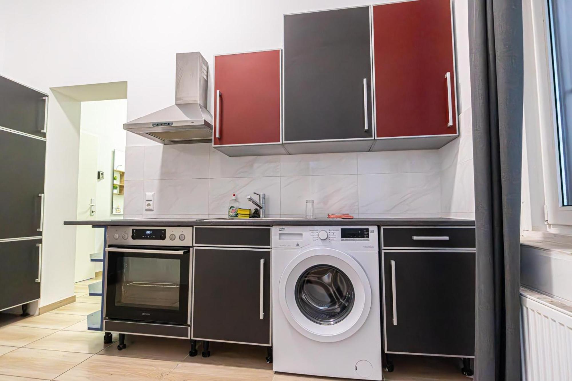 6 Min To Amusement Park - Economy Rooms In Shared Apartment Wien Exterior foto