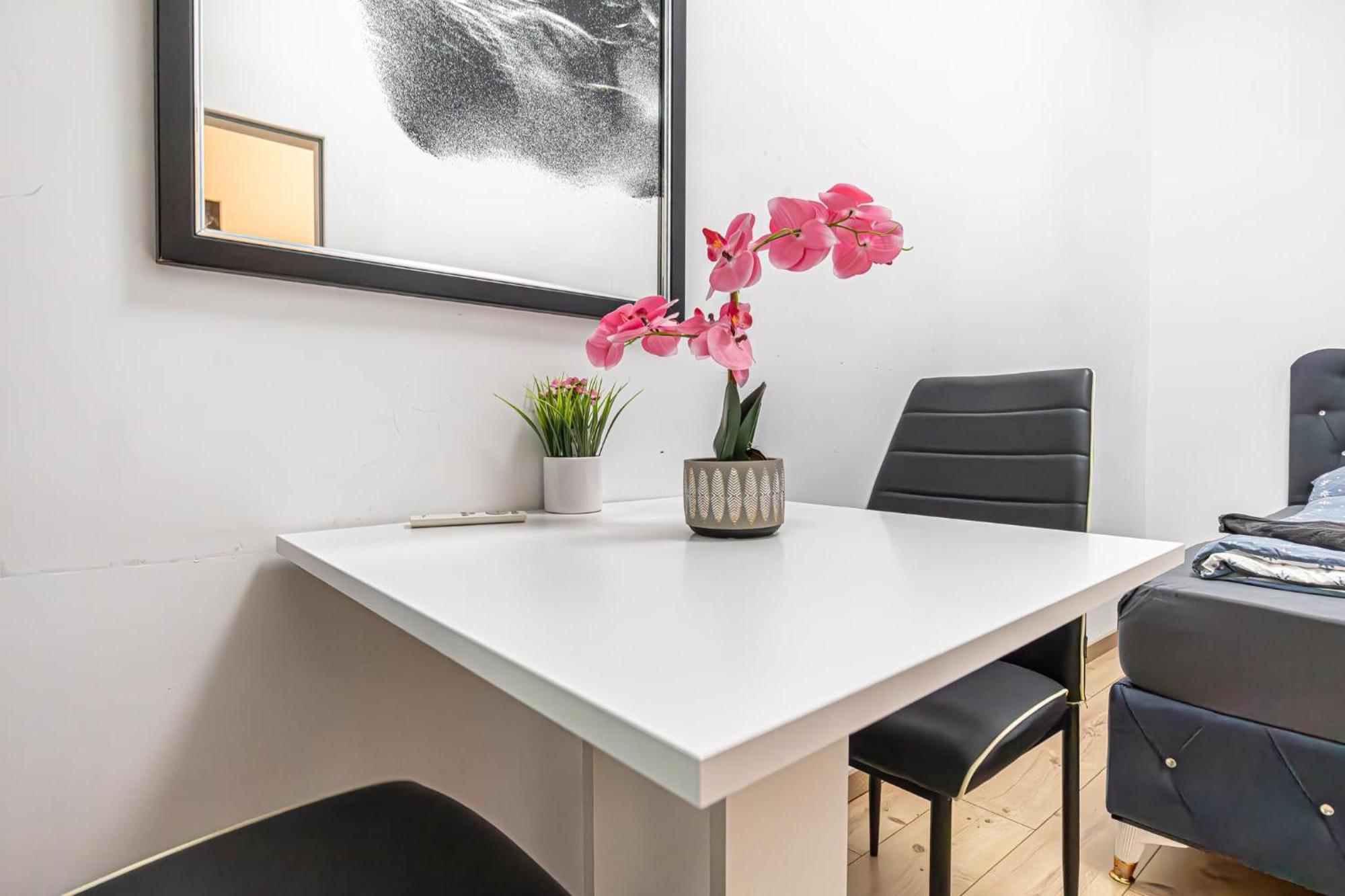 6 Min To Amusement Park - Economy Rooms In Shared Apartment Wien Exterior foto