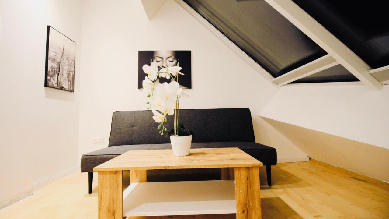 6 Min To Amusement Park - Economy Rooms In Shared Apartment Wien Exterior foto
