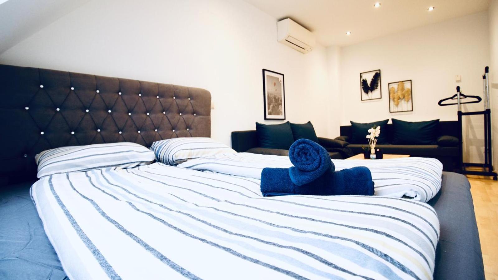6 Min To Amusement Park - Economy Rooms In Shared Apartment Wien Exterior foto