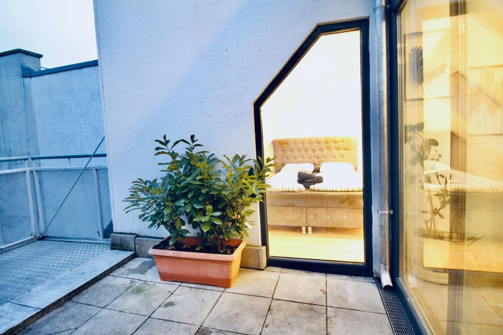 6 Min To Amusement Park - Economy Rooms In Shared Apartment Wien Exterior foto