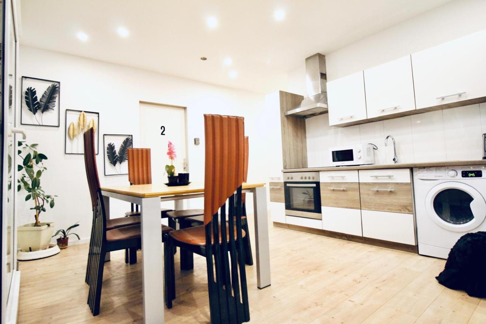 6 Min To Amusement Park - Economy Rooms In Shared Apartment Wien Exterior foto