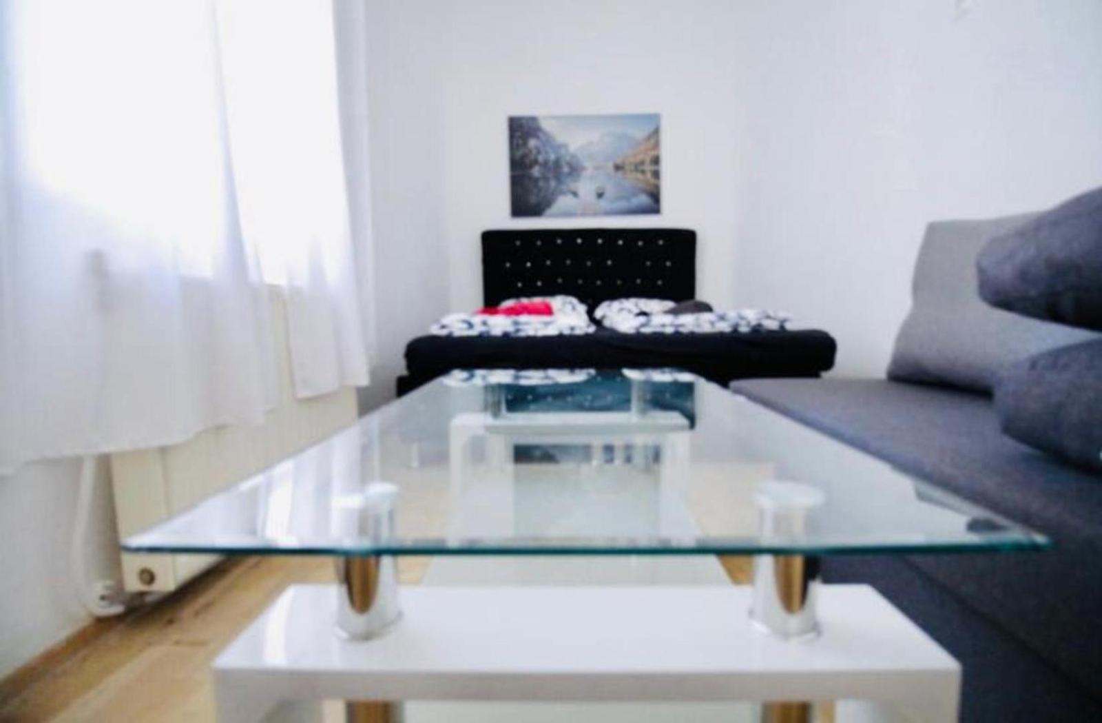 6 Min To Amusement Park - Economy Rooms In Shared Apartment Wien Exterior foto